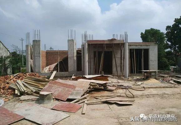 江蘇小伙回農(nóng)村自建別墅，包工包料每瓶1200，村里還有花海、草坪！