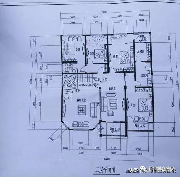 江蘇小伙回農(nóng)村自建別墅，包工包料每瓶1200，村里還有花海、草坪！