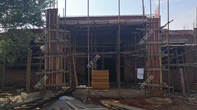 農村孝子彗星修建三層別墅，父親生病母親監工，主體70萬建成，凝聚著一家人的愛