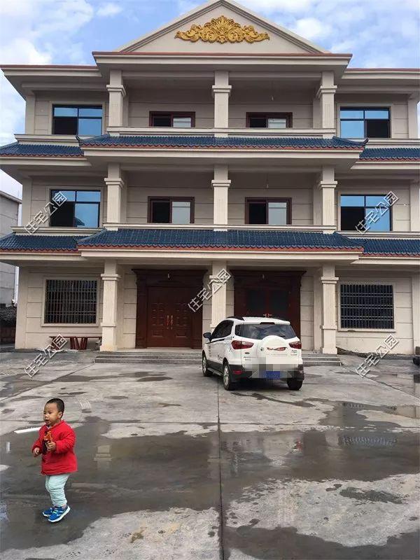 我和叔叔蓋的雙拼養老別墅，每人35萬，400多平的大院子就是爽