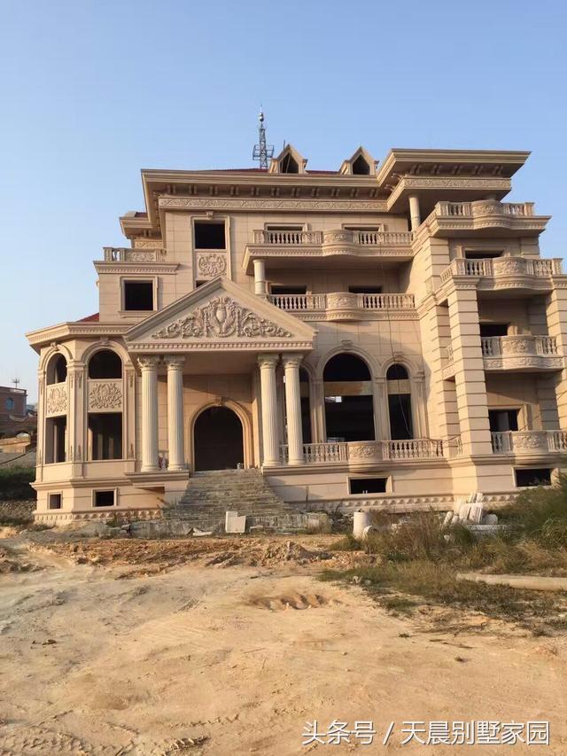 聽說這樣的農村別墅在福建省非常普通，簡裝接地氣，樓梯有檔次！