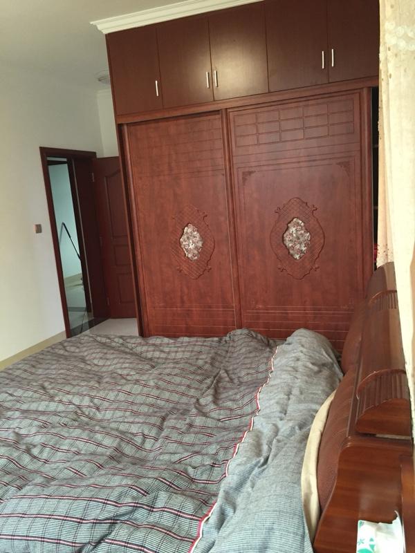 聽說這樣的農村別墅在福建省非常普通，簡裝接地氣，樓梯有檔次！