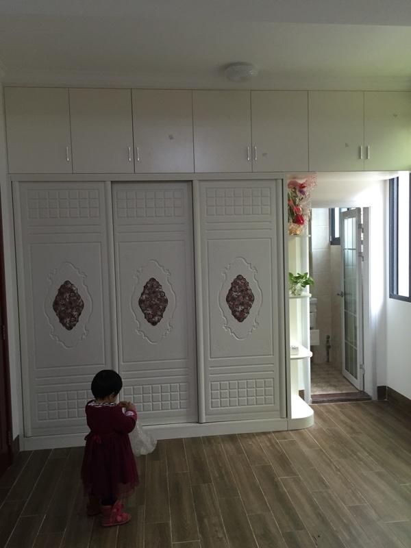 聽說這樣的農村別墅在福建省非常普通，簡裝接地氣，樓梯有檔次！