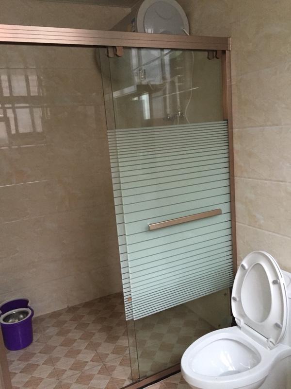 聽說這樣的農村別墅在福建省非常普通，簡裝接地氣，樓梯有檔次！