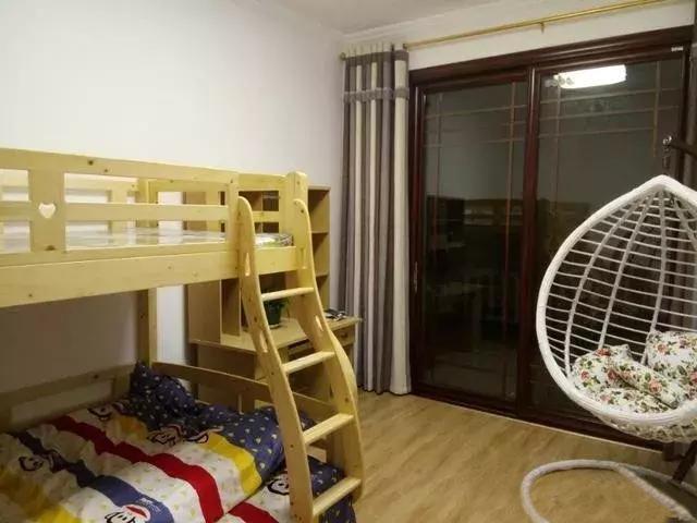 真嗨啊！建成這棟農村別墅，人生達到了巔峰，父母都笑得合不攏嘴！