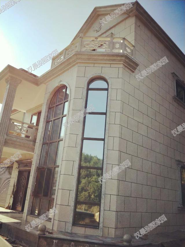 占地117平的三層別墅設計圖，帶車庫，帶實景效果圖，小戶型中的精品！