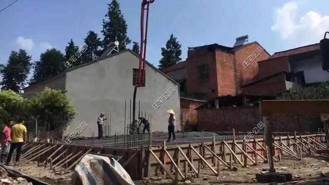 湖北農(nóng)村40萬自建2層框架別墅設(shè)計(jì)圖，包工價(jià)240每平。