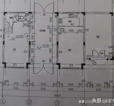 現代豪華兩層別墅設計圖，外觀造型較古典淡雅，創新設計，方正實用