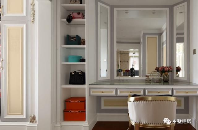 三層別墅，大氣婉約，精致絕美，露臺層層疊加，越看越喜歡。