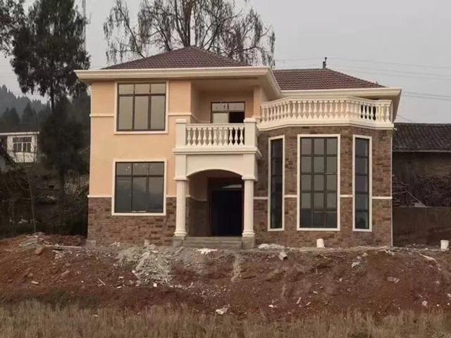 二層經典農村自建房，火爆了全村，建一棟，能成為全村模仿對象。