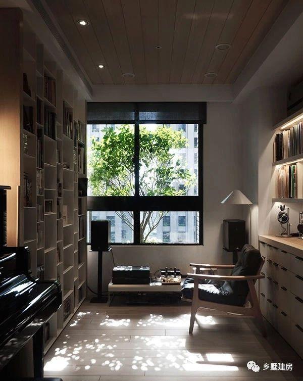 造價(jià)經(jīng)濟(jì)，施工簡(jiǎn)單的二層小別墅戶型，屋頂錯(cuò)落有致，十分有韻味，實(shí)在是農(nóng)村建房上上之選！