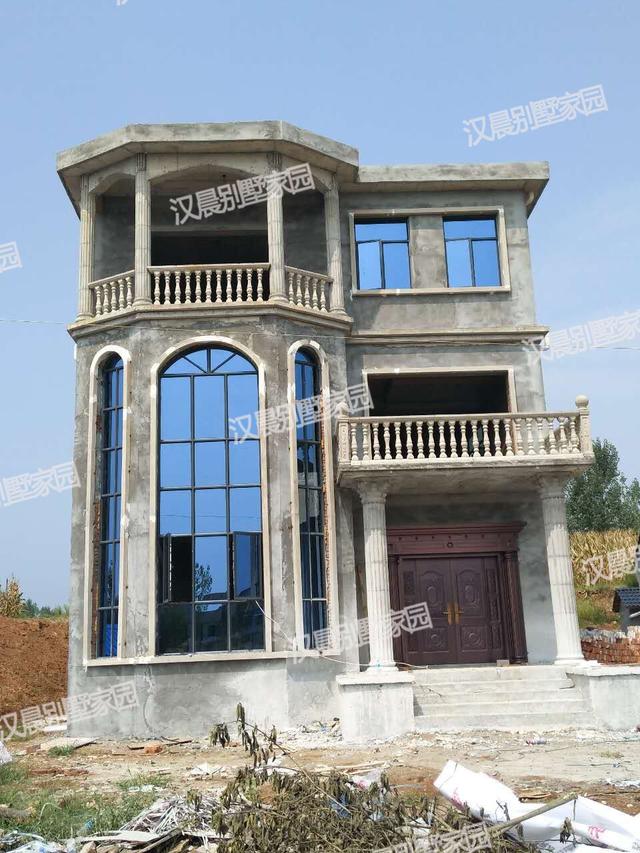 農(nóng)村小開間別墅設(shè)計圖，帶旋轉(zhuǎn)樓梯，挑空客廳，非常漂亮