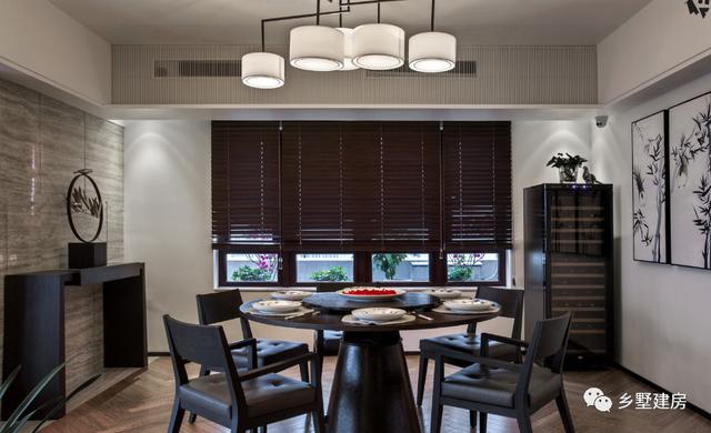 現代時尚風格三層農村別墅設計圖，外觀時尚靚麗，布局實用合理