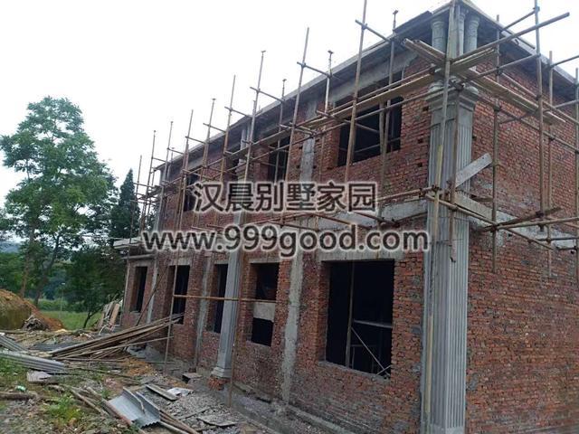 這棟實力派的農(nóng)村二層別墅占地206平，絕對會閃耀全村