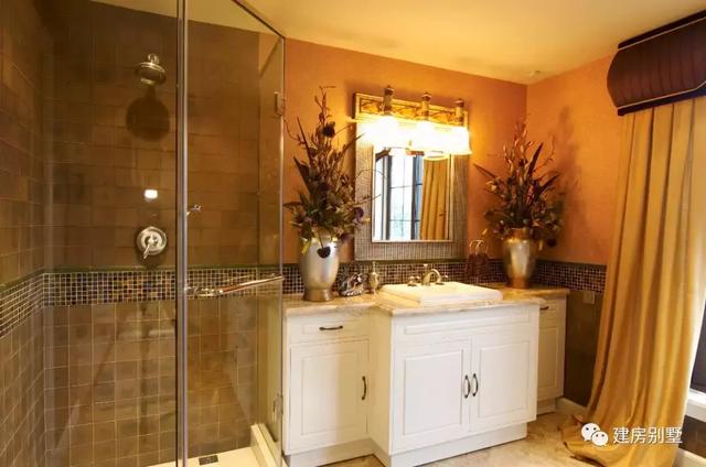 農村簡歐式風格別墅設計圖，客廳挑空，施工難度不大、造價不算太高