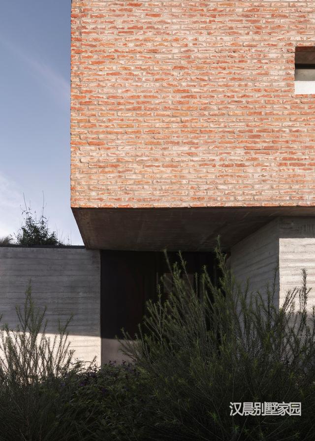 國外二層個(gè)性別墅效果圖，符合中國人的喜歡嗎