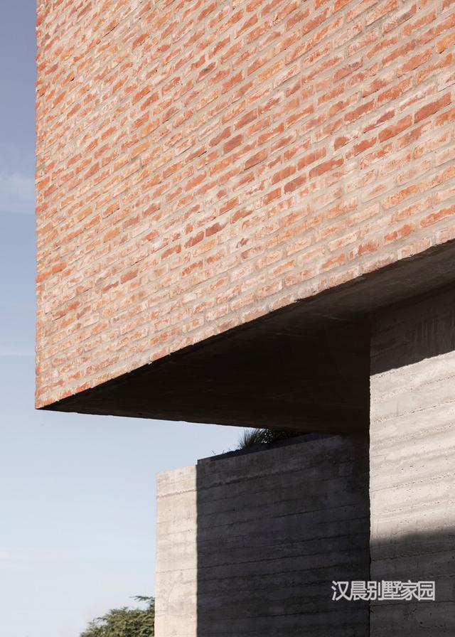 國外二層個(gè)性別墅效果圖，符合中國人的喜歡嗎