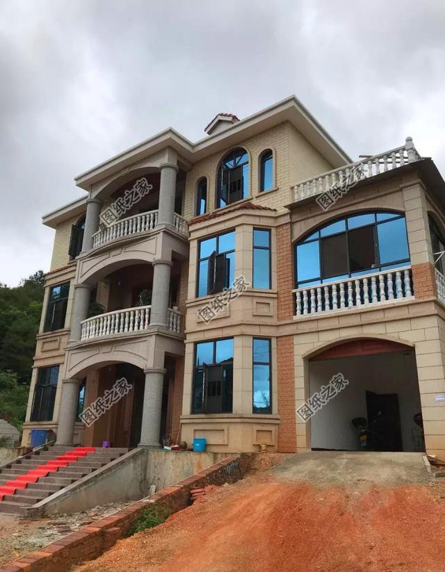 140平簡(jiǎn)歐三層別墅建造實(shí)拍圖，附戶型設(shè)計(jì)圖，豪