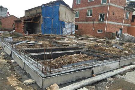 農村自建房地基怎么做才能更穩？老師傅告訴你