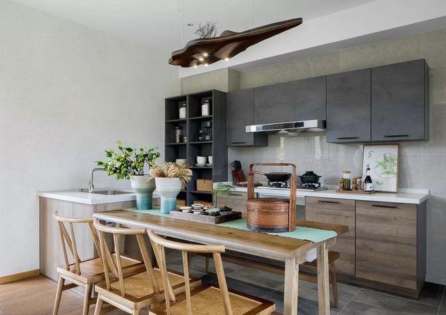 最美庭院別墅實拍，一進庭院就被驚艷到了，這才叫別墅