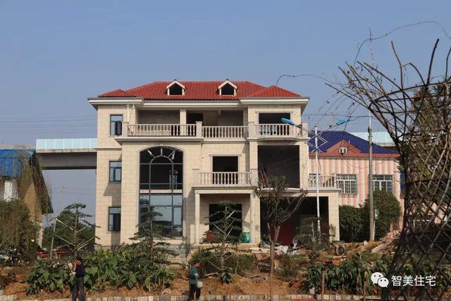 湖南農村別墅三層樓完工實拍，主體花了50萬