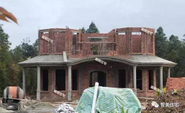 16.9×13.8米農(nóng)村二層半住宅戶型方案圖，純歐式風(fēng)格