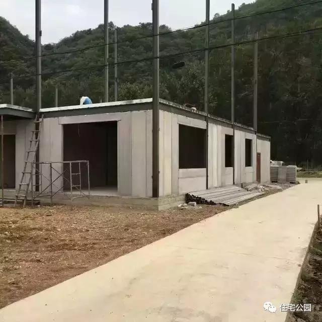 農(nóng)民自建房鋼結(jié)構(gòu)別墅，每平米造價(jià)僅1500，還做什么磚混框架！