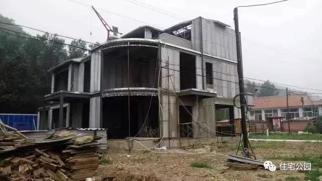 農(nóng)民自建房鋼結(jié)構(gòu)別墅，每平米造價(jià)僅1500，還做什么磚混框架！