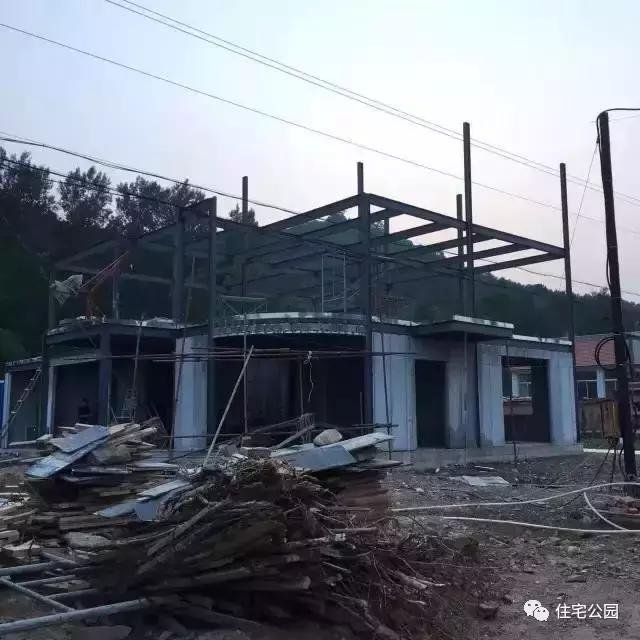 農(nóng)民自建房鋼結(jié)構(gòu)別墅，每平米造價(jià)僅1500，還做什么磚混框架！