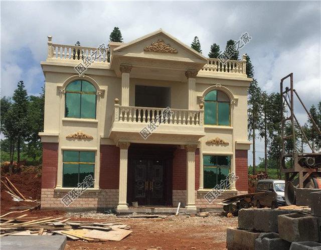 二層農(nóng)村自建房實(shí)拍圖，仔細(xì)對(duì)比效果圖后，沒想到是這樣的